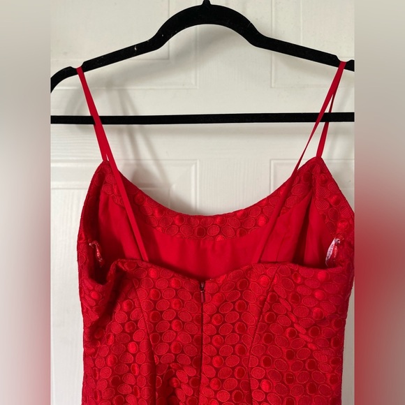 MONIQUE LHUILLIER Sleeveless Dotted Lace Midi Dress - Picture 6 of 12